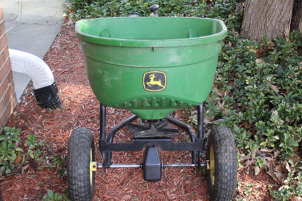 John Deere 130Pound Spreader - From Handle